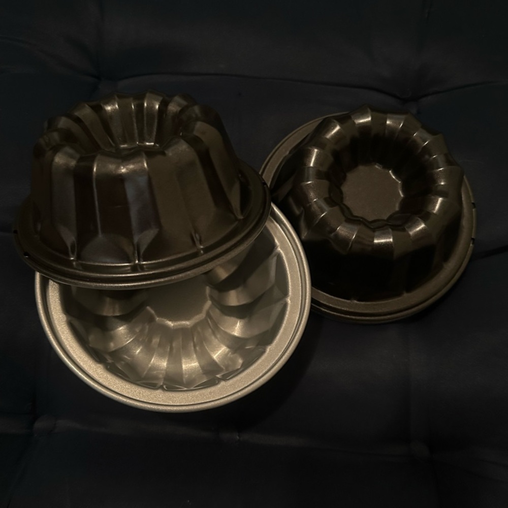 Set Of Four Mini Bundt Cake Pans
